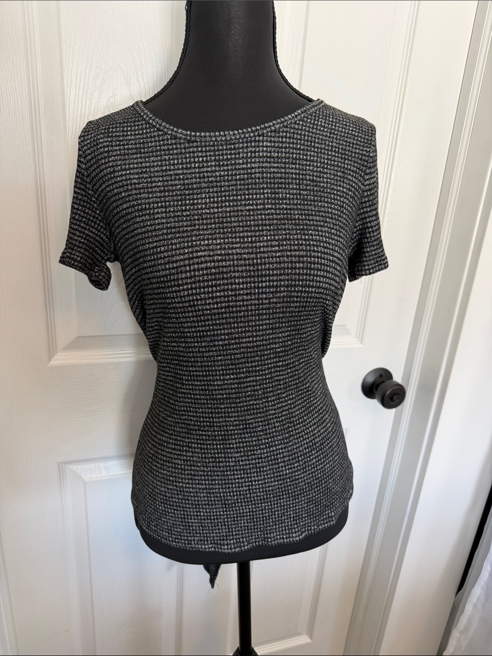 Women’s Black and Gray Textured Short-Sleeve Knit Tee